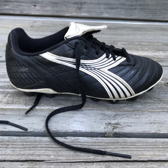 Diadora Veneto Kid’s Soccer Cleats - Picture 1 of 8